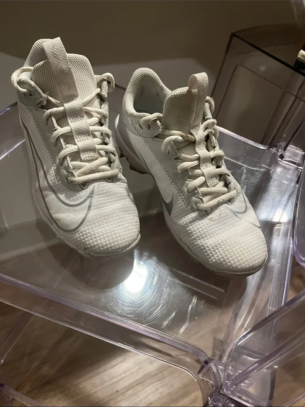 Nike Kids' White Football Cleats - Lightweight Performance sz 4.5